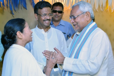 Crucial Nitish Kumar-Mamata Banerjee meeting likely on April 25 | Crucial Nitish Kumar-Mamata Banerjee meeting likely on April 25 Crucial Nitish Kumar-Mamata Banerjee meeting likely on April 25 | Crucial Nitish Kumar-Mamata Banerjee meeting likely on April 25