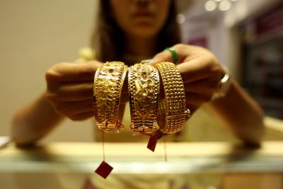 Amid Covid fears, gold/silver sales not up to expectation on Dhanteras | Amid Covid fears, gold/silver sales not up to expectation on Dhanteras Amid Covid fears, gold/silver sales not up to expectation on Dhanteras | Amid Covid fears, gold/silver sales not up to expectation on Dhanteras