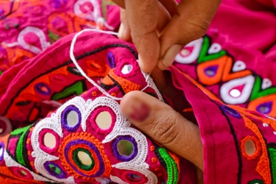 Kashmiri handicrafts to get two more GI tags | Kashmiri handicrafts to get two more GI tags