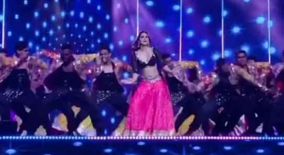 Kriti Sanon: Miss performing on stage | Kriti Sanon: Miss performing on stage