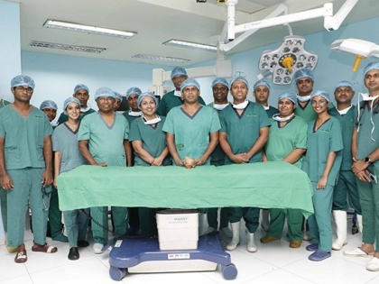 SL Army doctors set Guinness Record after removing world's largest & heaviest kidney stone | SL Army doctors set Guinness Record after removing world's largest & heaviest kidney stone