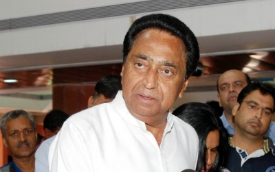 Kamal Nath meets Sonia Gandhi, discusses bypoll results | Kamal Nath meets Sonia Gandhi, discusses bypoll results