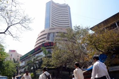 Sensex sheds gains amid volatile trade | Sensex sheds gains amid volatile trade