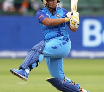 Richa Ghosh can be a good top-order player: Amol Muzumdar | Richa Ghosh can be a good top-order player: Amol Muzumdar