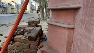 Seelampur normal after days of horror, top cop visits spot | Seelampur normal after days of horror, top cop visits spot