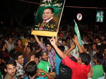 Nawaz Sharif books ticket for return to Pak on Oct 21 | Nawaz Sharif books ticket for return to Pak on Oct 21