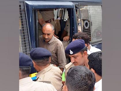 Ex-IPS officer Sanjiv Bhatt arrested in Gujarat riots case | Ex-IPS officer Sanjiv Bhatt arrested in Gujarat riots case