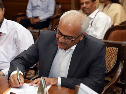 Union Home Secretary to hold Covid review meet on situation in Delhi, NCR today | Union Home Secretary to hold Covid review meet on situation in Delhi, NCR today