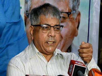 Prakash Ambedkar urges Yashwant Sinha to withdraw from Presidential race | Prakash Ambedkar urges Yashwant Sinha to withdraw from Presidential race