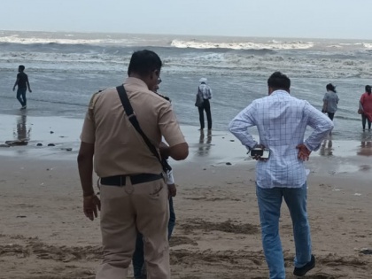Four minor boys drown off Mumbai's Juhu, 2 bodies recovered | Four minor boys drown off Mumbai's Juhu, 2 bodies recovered
