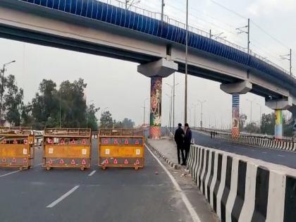 Chilla, Ghazipur borders closed due to farmers' protest: Delhi Traffic Police | Chilla, Ghazipur borders closed due to farmers' protest: Delhi Traffic Police Chilla, Ghazipur borders closed due to farmers' protest: Delhi Traffic Police | Chilla, Ghazipur borders closed due to farmers' protest: Delhi Traffic Police