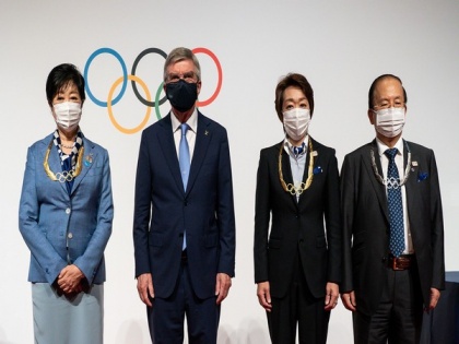 IOC President thanks Japan, presents Olympic Order to Koike, Hashimoto, and Muto | IOC President thanks Japan, presents Olympic Order to Koike, Hashimoto, and Muto