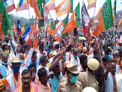 West Bengal: BJP writes to State Election Commission seeking postponement of civic polls amid surge in COVID cases | West Bengal: BJP writes to State Election Commission seeking postponement of civic polls amid surge in COVID cases