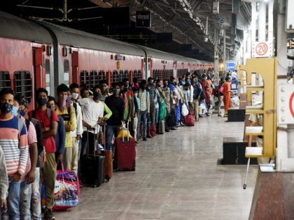Indian Railways rolls back increased platform ticket price to Rs 10 | Indian Railways rolls back increased platform ticket price to Rs 10