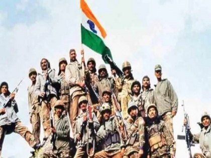 Film industry salutes Indian soldiers on Kargil Diwas | Film industry salutes Indian soldiers on Kargil Diwas
