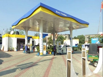 Petrol pumps in 24 states not to buy fuel from OMCs today, demand higher commission | Petrol pumps in 24 states not to buy fuel from OMCs today, demand higher commission