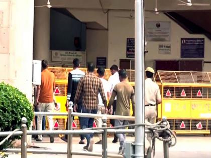 20 accused arrested, 2 juveniles apprehended in Jahangirpuri violence case | 20 accused arrested, 2 juveniles apprehended in Jahangirpuri violence case 20 accused arrested, 2 juveniles apprehended in Jahangirpuri violence case | 20 accused arrested, 2 juveniles apprehended in Jahangirpuri violence case