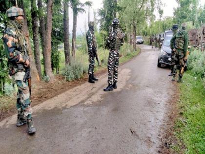 One terrorist killed in J-K's Shopian, encounter continues | One terrorist killed in J-K's Shopian, encounter continues One terrorist killed in J-K's Shopian, encounter continues | One terrorist killed in J-K's Shopian, encounter continues