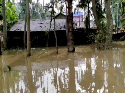 People in Assam continue to suffer despite improvement in flood situation | People in Assam continue to suffer despite improvement in flood situation