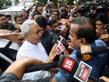 Nitish Kumar breaks ties with BJP, to take oath as Bihar CM on Wednesday; Tejashwi Yadav to be Deputy CM | Nitish Kumar breaks ties with BJP, to take oath as Bihar CM on Wednesday; Tejashwi Yadav to be Deputy CM