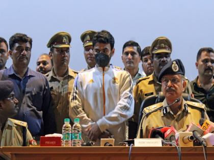 Shrikant Tyagi was using MLA sticker on his car, says Noida Police | Shrikant Tyagi was using MLA sticker on his car, says Noida Police Shrikant Tyagi was using MLA sticker on his car, says Noida Police | Shrikant Tyagi was using MLA sticker on his car, says Noida Police