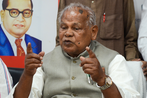 HAM-S core committee meeting underway, RJD offers CM's post to Manjhi | HAM-S core committee meeting underway, RJD offers CM's post to Manjhi