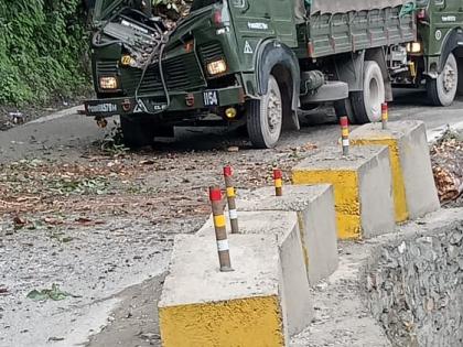 Two soldiers injured as tree falls on vehicle in J&K's Banihal | Two soldiers injured as tree falls on vehicle in J&K's Banihal Two soldiers injured as tree falls on vehicle in J&K's Banihal | Two soldiers injured as tree falls on vehicle in J&K's Banihal