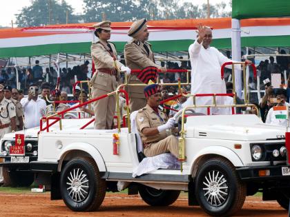 Man, who breached Nitish's security, was job seeker | Man, who breached Nitish's security, was job seeker Man, who breached Nitish's security, was job seeker | Man, who breached Nitish's security, was job seeker