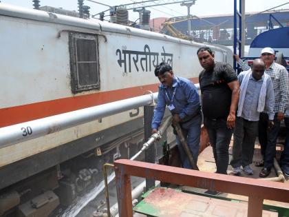 Local train’s coach derails in Delhi | Local train’s coach derails in Delhi Local train’s coach derails in Delhi | Local train’s coach derails in Delhi