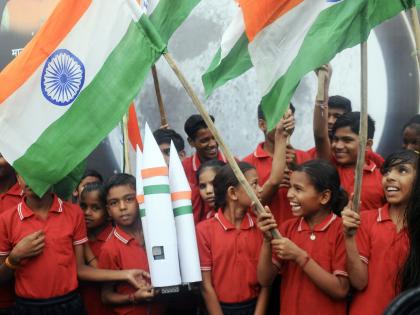 World hails India's spectacular moon landing feat | World hails India's spectacular moon landing feat World hails India's spectacular moon landing feat | World hails India's spectacular moon landing feat