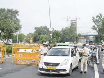 Schools bomb threat: Security beefed up across Delhi | Schools bomb threat: Security beefed up across Delhi Schools bomb threat: Security beefed up across Delhi | Schools bomb threat: Security beefed up across Delhi