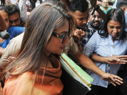 Flat fraud case: Nusrat Jahan appears at Kolkata court | Flat fraud case: Nusrat Jahan appears at Kolkata court