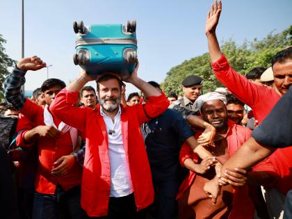 From pensions to increase in wages: Coolies put forth their demand to Rahul Gandhi | From pensions to increase in wages: Coolies put forth their demand to Rahul Gandhi From pensions to increase in wages: Coolies put forth their demand to Rahul Gandhi | From pensions to increase in wages: Coolies put forth their demand to Rahul Gandhi