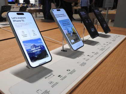 A ‘Made in US’ Apple iPhone can cost nearly Rs 3 lakh: Analysts | A ‘Made in US’ Apple iPhone can cost nearly Rs 3 lakh: Analysts