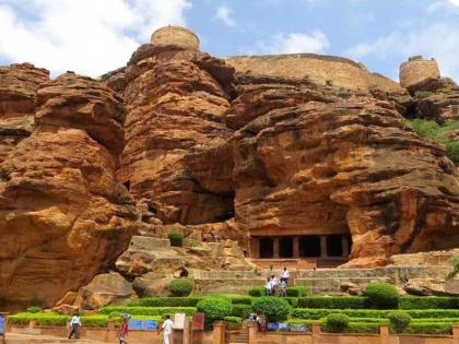 Nestled in the Vindhyas, Bhimbetka is India's oldest 'rock art museum' | Nestled in the Vindhyas, Bhimbetka is India's oldest 'rock art museum' Nestled in the Vindhyas, Bhimbetka is India's oldest 'rock art museum' | Nestled in the Vindhyas, Bhimbetka is India's oldest 'rock art museum'