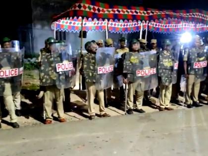 Tight security on Andhra-Telangana border to stop car rally | Tight security on Andhra-Telangana border to stop car rally Tight security on Andhra-Telangana border to stop car rally | Tight security on Andhra-Telangana border to stop car rally