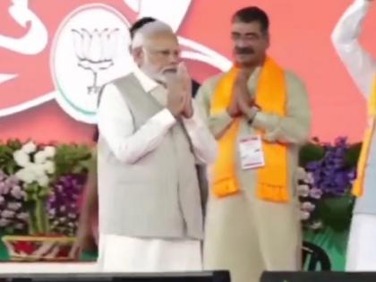 PM Modi reaches BJP’s ‘Karyakarta Mahakumbh’ in Bhopal, takes round of Jamboori Maidan | PM Modi reaches BJP’s ‘Karyakarta Mahakumbh’ in Bhopal, takes round of Jamboori Maidan PM Modi reaches BJP’s ‘Karyakarta Mahakumbh’ in Bhopal, takes round of Jamboori Maidan | PM Modi reaches BJP’s ‘Karyakarta Mahakumbh’ in Bhopal, takes round of Jamboori Maidan
