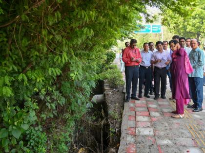 Atishi pulls up officials for laxity in maintenance of roads | Atishi pulls up officials for laxity in maintenance of roads Atishi pulls up officials for laxity in maintenance of roads | Atishi pulls up officials for laxity in maintenance of roads