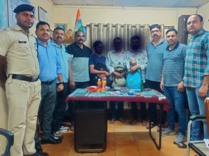 Three held for drugging, looting train passengers in Goa | Three held for drugging, looting train passengers in Goa Three held for drugging, looting train passengers in Goa | Three held for drugging, looting train passengers in Goa