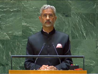 Jaishankar meets Vietnamese Prime Minister, conveys Modi's greetings | Jaishankar meets Vietnamese Prime Minister, conveys Modi's greetings Jaishankar meets Vietnamese Prime Minister, conveys Modi's greetings | Jaishankar meets Vietnamese Prime Minister, conveys Modi's greetings