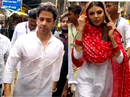 Tusshar Kapoor, Sherlyn Chopra visit Lalbaugcha Raja | Tusshar Kapoor, Sherlyn Chopra visit Lalbaugcha Raja Tusshar Kapoor, Sherlyn Chopra visit Lalbaugcha Raja | Tusshar Kapoor, Sherlyn Chopra visit Lalbaugcha Raja