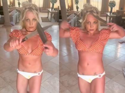 Britney Spears badly cuts herself after her bizarrely dangerous knife dance | Britney Spears badly cuts herself after her bizarrely dangerous knife dance Britney Spears badly cuts herself after her bizarrely dangerous knife dance | Britney Spears badly cuts herself after her bizarrely dangerous knife dance