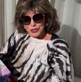 Joan Collins says she does not use facial procedures due to being needle-phobic | Joan Collins says she does not use facial procedures due to being needle-phobic
