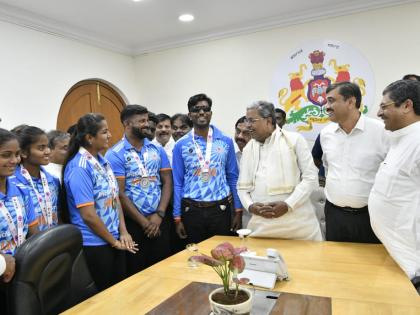 K'taka CM felicitates gold medal-winning Indian blind women's cricket team | K'taka CM felicitates gold medal-winning Indian blind women's cricket team K'taka CM felicitates gold medal-winning Indian blind women's cricket team | K'taka CM felicitates gold medal-winning Indian blind women's cricket team