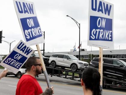 UAW adds GM, Ford SUV plants to strike | UAW adds GM, Ford SUV plants to strike UAW adds GM, Ford SUV plants to strike | UAW adds GM, Ford SUV plants to strike