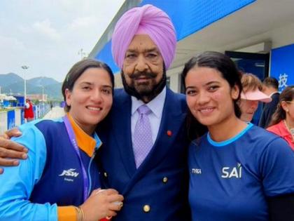 Asian Games: Like father, like daughter: Rajeshwari Kumari emulates father Randhir by winning silver in Trap team competition | Asian Games: Like father, like daughter: Rajeshwari Kumari emulates father Randhir by winning silver in Trap team competition Asian Games: Like father, like daughter: Rajeshwari Kumari emulates father Randhir by winning silver in Trap team competition | Asian Games: Like father, like daughter: Rajeshwari Kumari emulates father Randhir by winning silver in Trap team competition