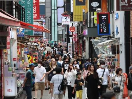 S. Koreans' happiness level rising slowly but surely: Panel | S. Koreans' happiness level rising slowly but surely: Panel S. Koreans' happiness level rising slowly but surely: Panel | S. Koreans' happiness level rising slowly but surely: Panel