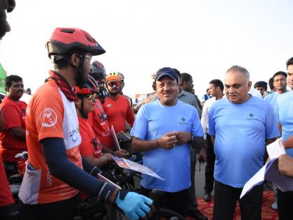 CEC flags off cyclothon, walkathon in Hyderabad for voter awareness | CEC flags off cyclothon, walkathon in Hyderabad for voter awareness