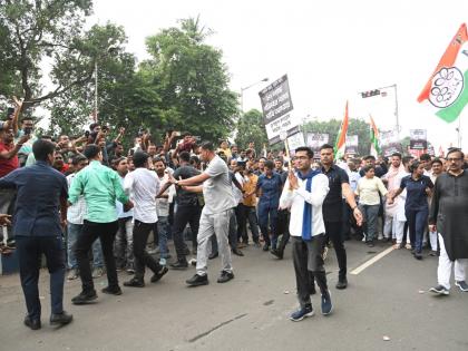 Pending central dues: Trinamool marches to Raj Bhavan, but Guv out of town | Pending central dues: Trinamool marches to Raj Bhavan, but Guv out of town Pending central dues: Trinamool marches to Raj Bhavan, but Guv out of town | Pending central dues: Trinamool marches to Raj Bhavan, but Guv out of town