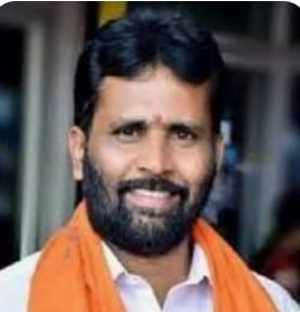 FIR lodged against K'taka activist for asking people to keep weapons at home | FIR lodged against K'taka activist for asking people to keep weapons at home